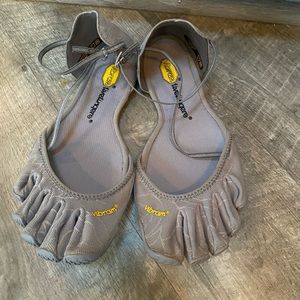Vibram five finger shoes size Euro 38